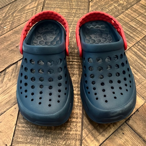 Joy Bee Other - Joy Bee 🐝 Toddler Crocs size 10/11